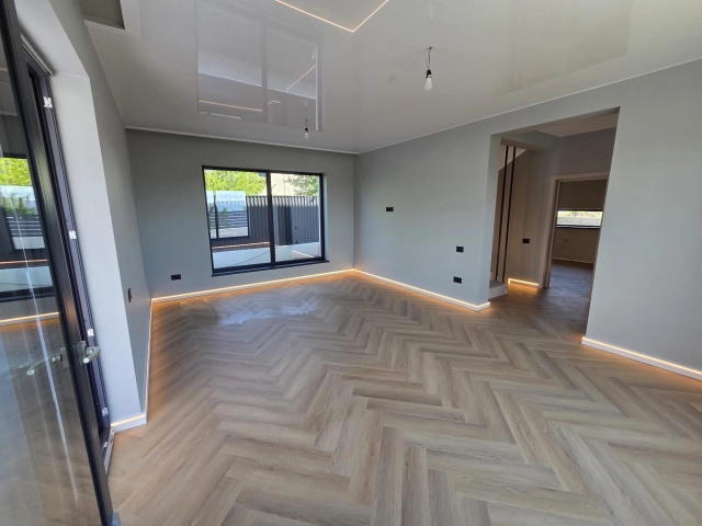 Casa 4 camere - Miroslava