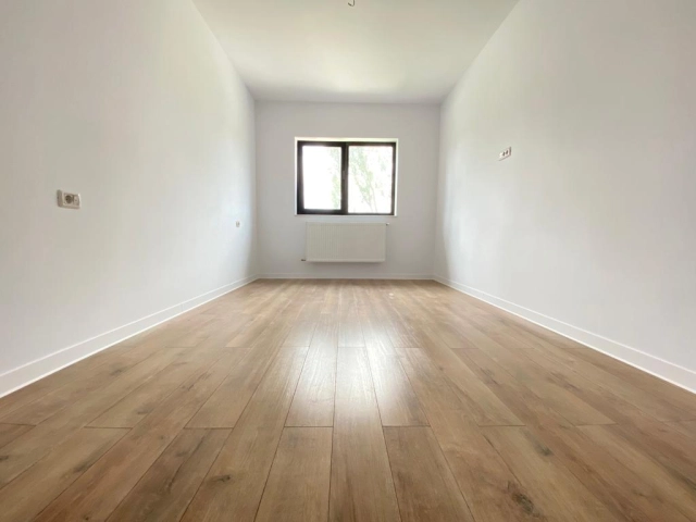 Casa 4 camere - Miroslava