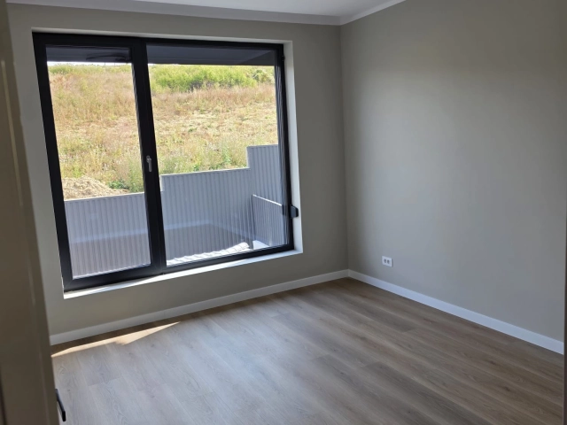 Casa 5 camere - Miroslava