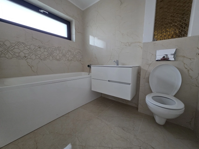 Casa 3 camere - Miroslava