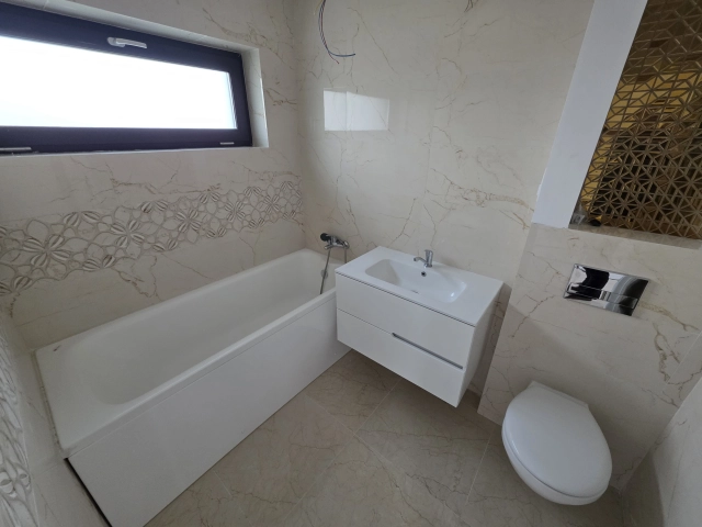 Casa 3 camere - Miroslava